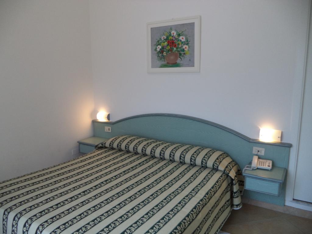 Hotel Miramare Diano Marina Habitación foto